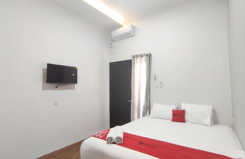 Banjarsari Hotel | RedDoorz near Graha Saba Buana 2