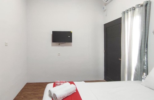 Banjarsari Hotel | RedDoorz near Graha Saba Buana 2