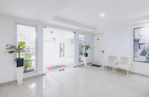 East Jakarta Hotel | RedDoorz near Jakarta International Velodrome