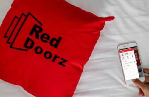 Banjarsari House | RedDoorz near Sheikh Zayed Surakarta