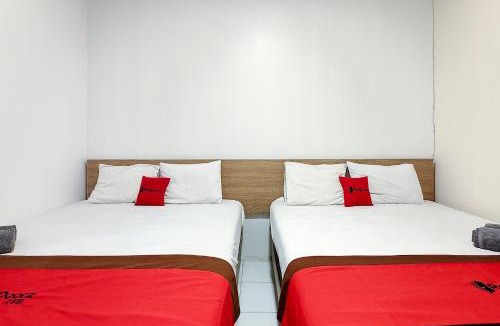 Ciloto Hotel | RedDoorz near Taman Safari 3