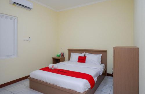 Semarang Utara Hostel | RedDoorz near Tugu Muda Semarang