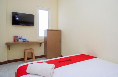 Semarang Utara Hostel | RedDoorz near Tugu Muda Semarang
