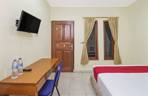 Semanggi Hotel | RedDoorz Plus near Ciputra World Kuningan 2