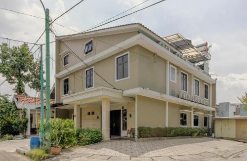 Cikarang House | RedDoorz Plus near Lippo Cikarang Mall