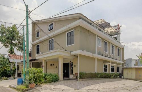 Cikarang House | RedDoorz Plus near Lippo Cikarang Mall