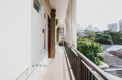 Bendungan Hilir Hotel | RedDoorz Plus near Semanggi
