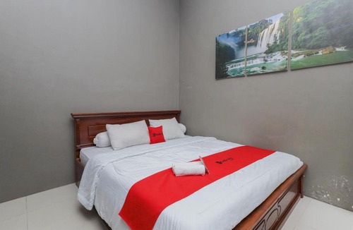 Kepanjen Hotel | Reddoorz Syariah at House Of Melati Kepanjen