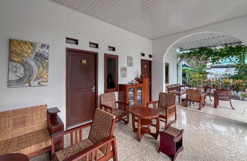 Purwokerto Hotel | Reddoorz Syariah at Omahwatumas Near Amikom Purwokerto
