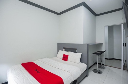 Bandar Lampung Hotel | RedDoorz Syariah At Jalan Endro Suratmin Lampung