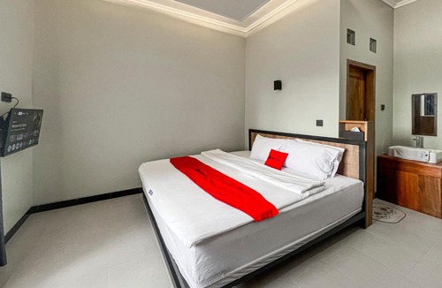 Kalianget House | RedDoorz Syariah at Tigadua Wonosobo