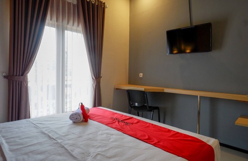 Tegal Hotel | RedDoorz Syariah @ Jalan Sultan Agung Tegal