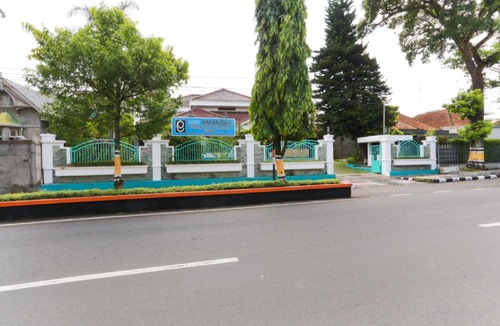 Magelang House | RedDoorz Syariah near Alun Alun Magelang Bayeman