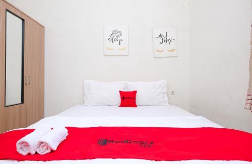 Surakarta House | RedDoorz Syariah near Assalaam - UMS
