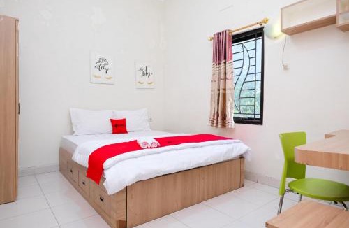 Surakarta House | RedDoorz Syariah near Assalaam - UMS