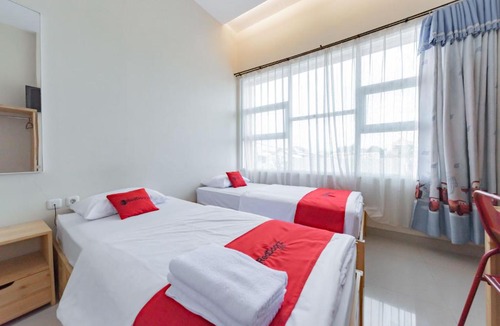 Subang Hotel | RedDoorz Syariah near DPRD Kabupaten Subang