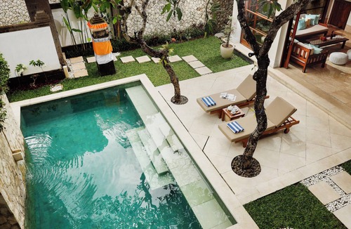 Jimbaran Bay Villa | Relaxing Retreat 3BR Pool Villa Steps to Beach