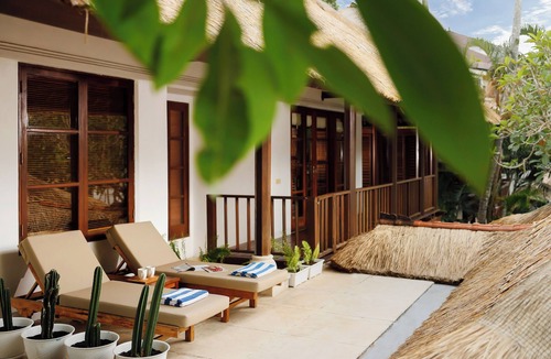Jimbaran Bay Villa | Relaxing Retreat 3BR Pool Villa Steps to Beach