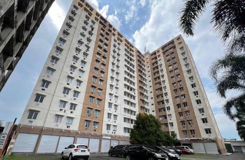Surabaya Apartment | Restful And Warm Studio At Apartment Menara Rungkut