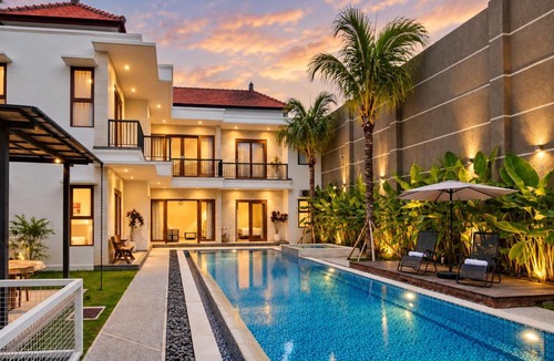 Renon Villa | RL Villa Sanur - Modern 4BR Luxury Oasis in Sanur