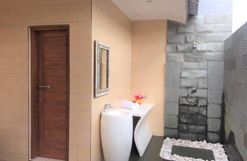 Banjartegehe House | Room-villa - Warung Aromachampuhan