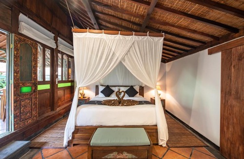 Kedewatan Villa | Roumantic Villa Bunutan