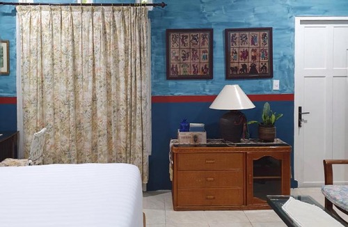 Simanindo Bed & Breakfast | Ruma Kaca Simanindo Bed&Breakfast