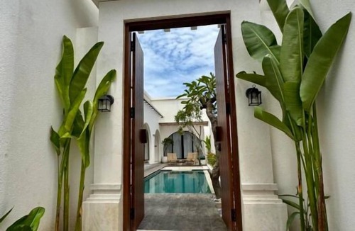 Kerobokan Villa | Savannah Villa 16 3BR Mediterranean Pool Villa