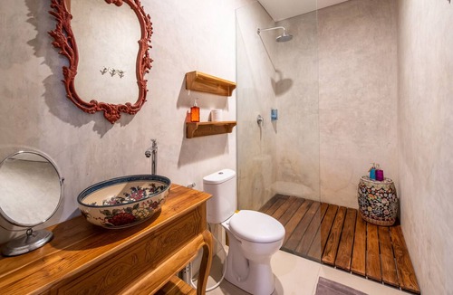 Berawa Bed & Breakfast | Seaside Boutique Hotel 108 (30m from beach)