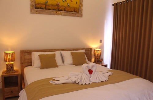Melayang Bed & Breakfast | Separated High Quality Guest Rooms on Family Property With Tropical Garden Area