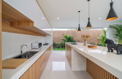 Umalas Villa | Serene 2BR Stay w Huge Pool, Beach Nearby & Garden