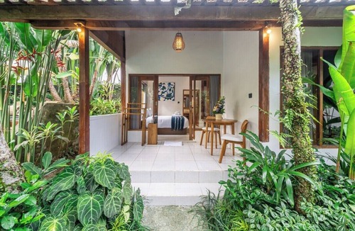 Penestanan House | Serene Ubud 1BR w Pool & Lush Garden, Top Location