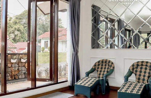 Cipanas Villa | Sierra By Semusim Villa