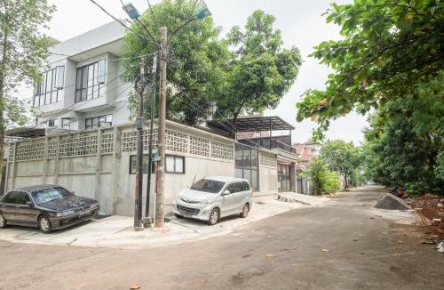 Jatinegara Hostel | Singgahsini Turbo Space Near Cipinang Indah Mall
