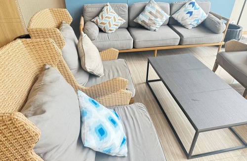 Old Jakarta Villa | Spacious 4bedroom villa with WiFi, fitness room in charming Jakarta