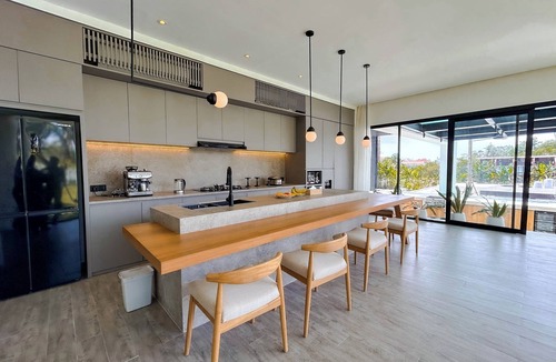 Babakan Villa | Spacious, 6 Bedroom Villa near Canggu Area