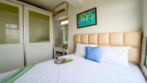 Pluit Apartment | Spacious and Homey 3BR at Green Bay Pluit Apartment By Travelio