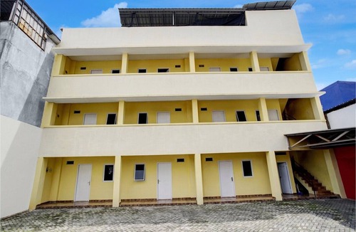 Bandar Lampung House | Spacious Family Stay Near Stadium
