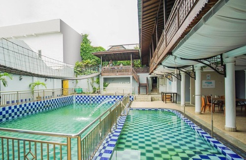 Palembang House | Spacious Triple Suite for Groups with Free WiFi