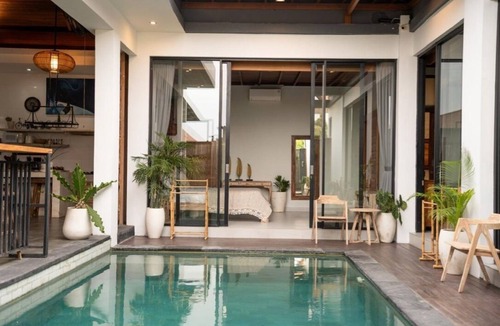 Babakan Villa | Spacious Tropical Villa in central of Canggu