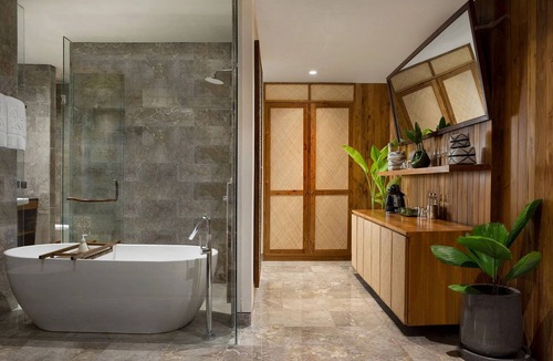 Ubud Resort | Spacious Ubud Suite with Rice Field Views, Soaking Tub & Private Terrace