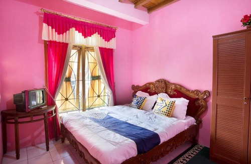 Wonosobo Hotel | SPOT ON 2514 Homestay Ortegha