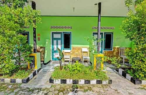 Cilacap Hotel | SPOT ON 91376 Hotel Bintang Flores