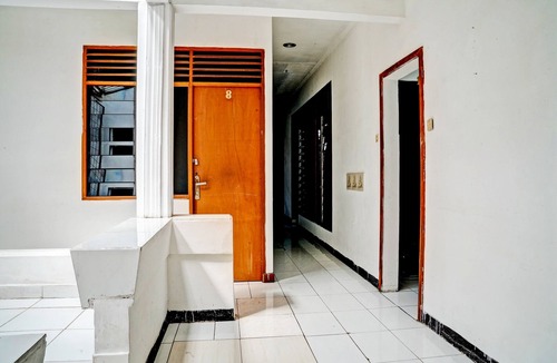 Sukabumi Hotel | SPOT ON 93475 Garuda Homestay Syariah