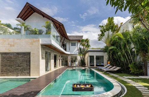 Seminyak Villa | Stunning, 4 Bedroom Villa near Seminyak