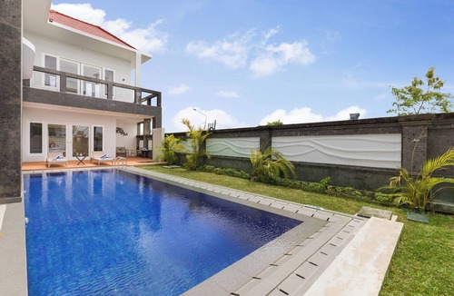Bukit Villa | Stunning, 5-Bedroom Villa with GWK View in Ungasan