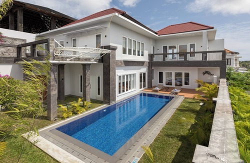 Bukit Villa | Stunning, 5-Bedroom Villa with GWK View in Ungasan