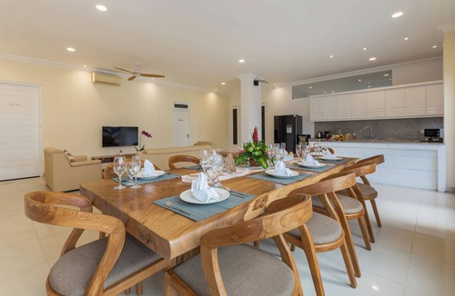 Bukit Villa | Stunning, 5-Bedroom Villa with GWK View in Ungasan