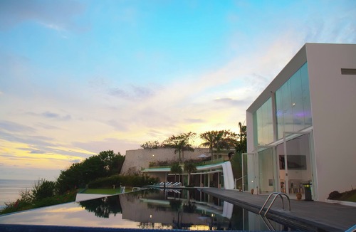 Kutuh Villa | Stunning 6-bedroom Seaview Villa Lorea