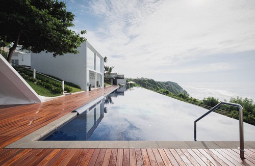 Kutuh Villa | Stunning 6-bedroom Seaview Villa Lorea